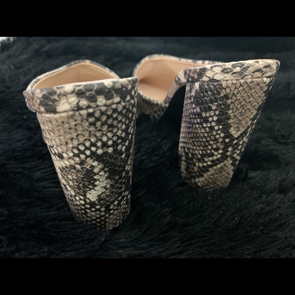 Snake Print Pointed Toe Mule Heels - Picture 4 of 6